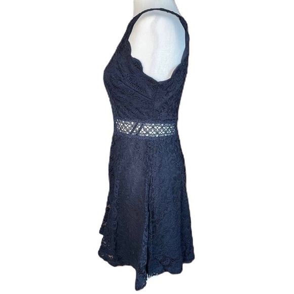 A. Byer Women’s Navy Blue Lace Halter Fit And Flare Mini Dress, Size 9 Juniors - Picture 3 of 12